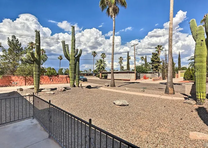 Holiday home Getaway W/ Private Pool & Gas Grill! Tucson
