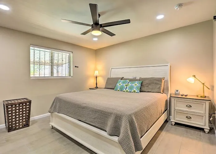 Getaway W/ Private Pool & Gas Grill! Holiday home Tucson