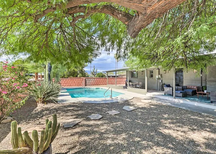Holiday home Getaway W/ Private Pool & Gas Grill! Tucson