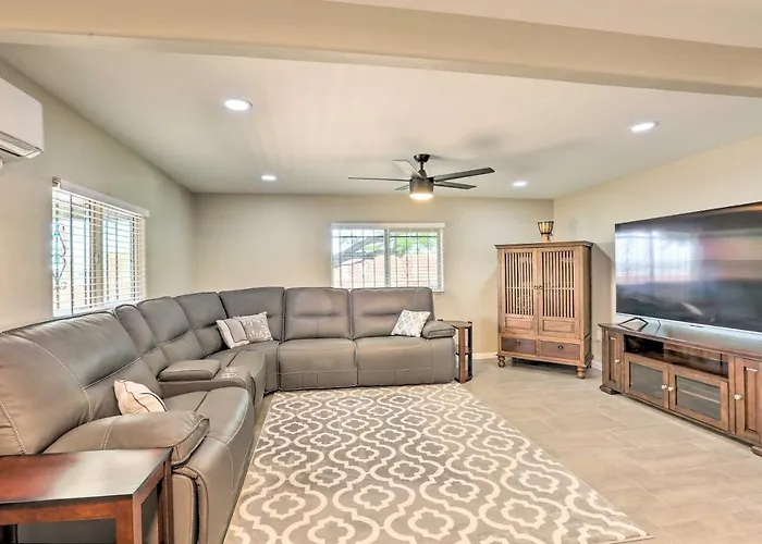 Holiday home Getaway W/ Private Pool & Gas Grill! Tucson