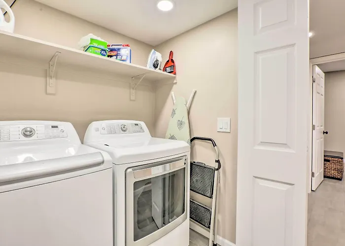 Getaway W/ Private Pool & Gas Grill! *